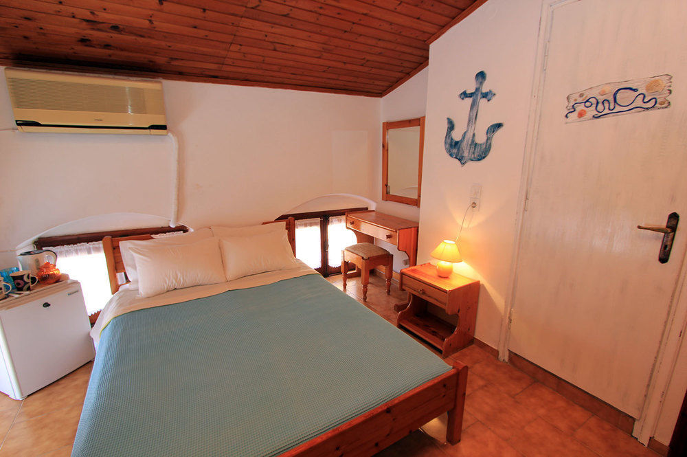 Symi Center Hotel Buitenkant foto